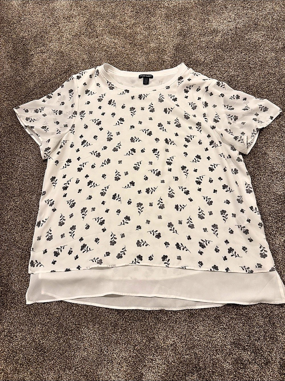 Hilary Radley Women's Short Sleeve Blouse Floral Blouse in White & Black Size XL